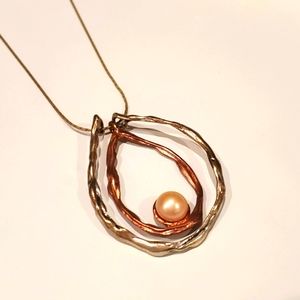 Two tone pendant necklace